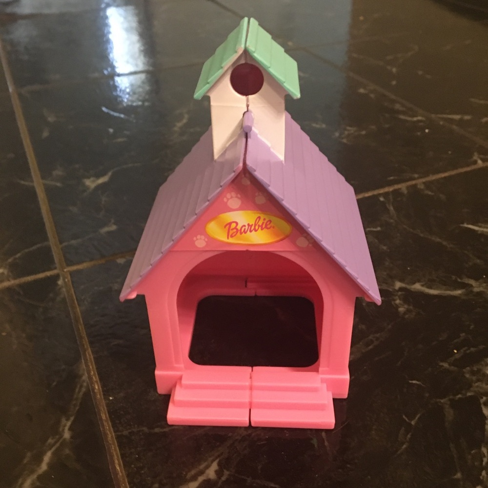 Barbie dog house